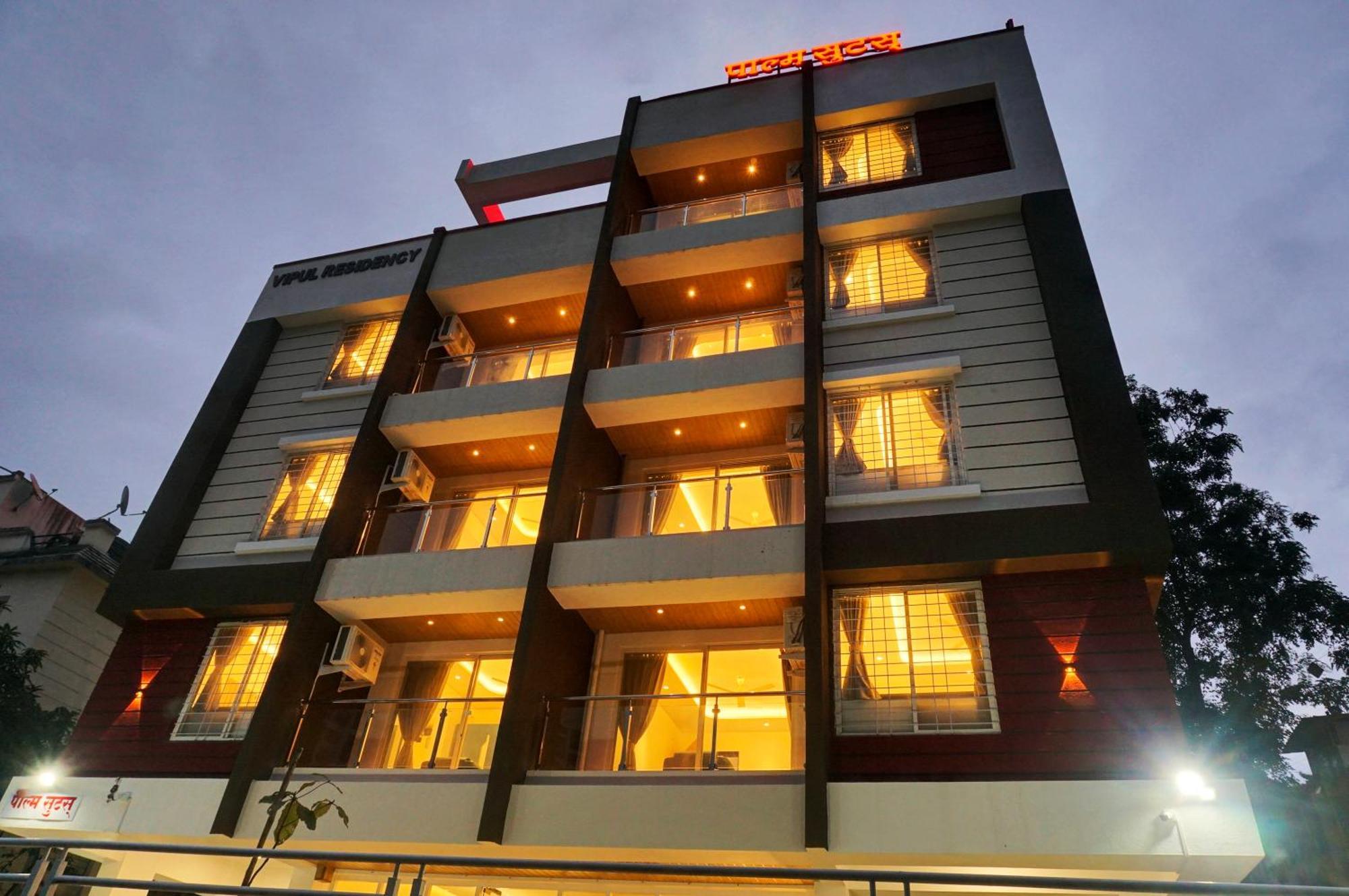 Palm Suites Baner- Indian Nationals Only 푸네 외부 사진