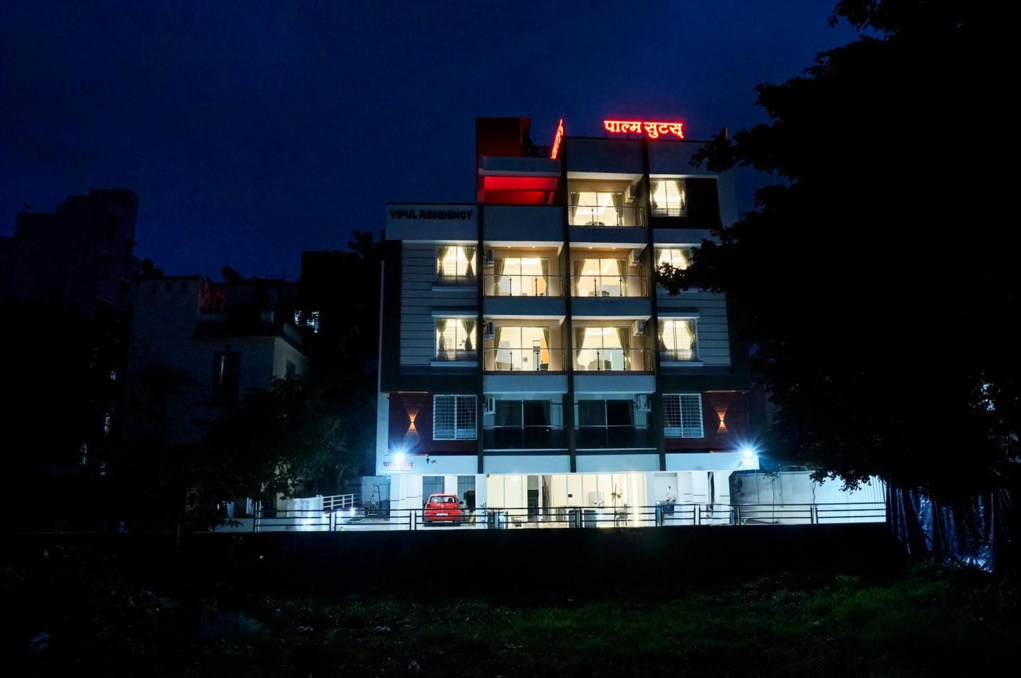 Palm Suites Baner- Indian Nationals Only 푸네 외부 사진