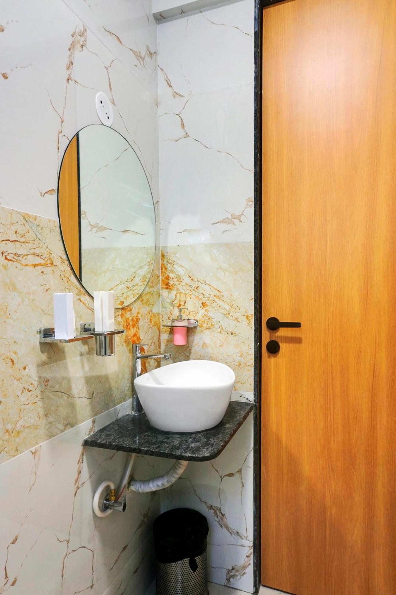 Palm Suites Baner- Indian Nationals Only 푸네 외부 사진